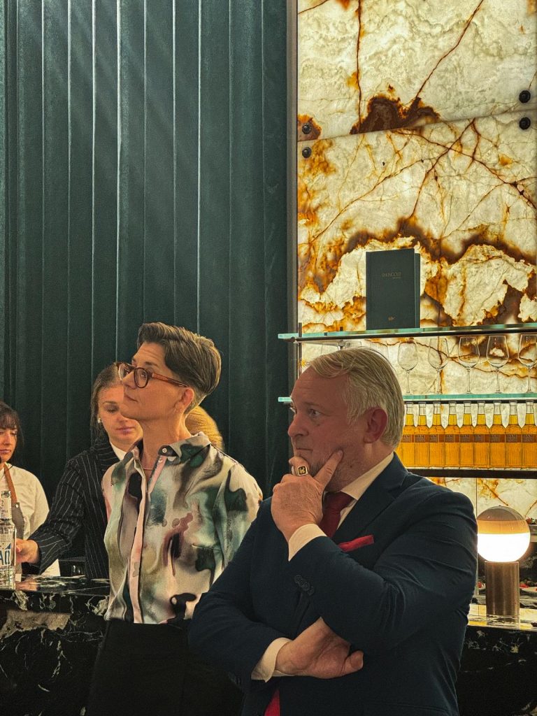 Mercedes Benz Art Collection BMW kulturelles Engagement Bayrische Staatsoper Stadtlocke Heider-Sawall