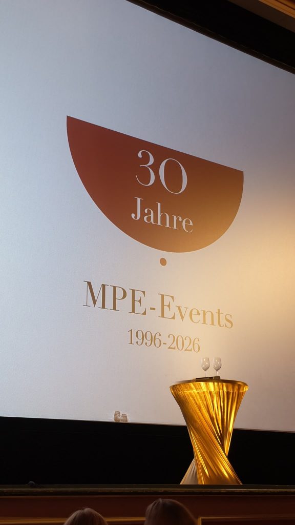 30 Jahre MPE-Events in München mit Monika von Pölnitz-Egloffstein im Bericht von STADTLOCKE