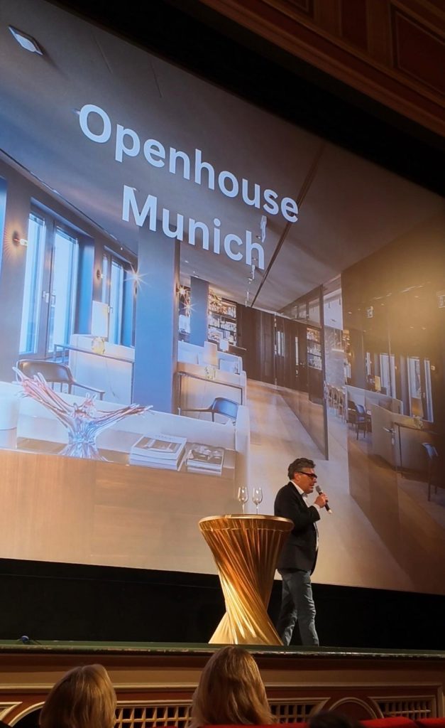 Vorstellung des Openhouse Munich Konzeptes im FIlmtheater am Sendlinger Tor während des MPE-Media 2026 von Matthias Schlick, im Bericht von STADTLOCKE