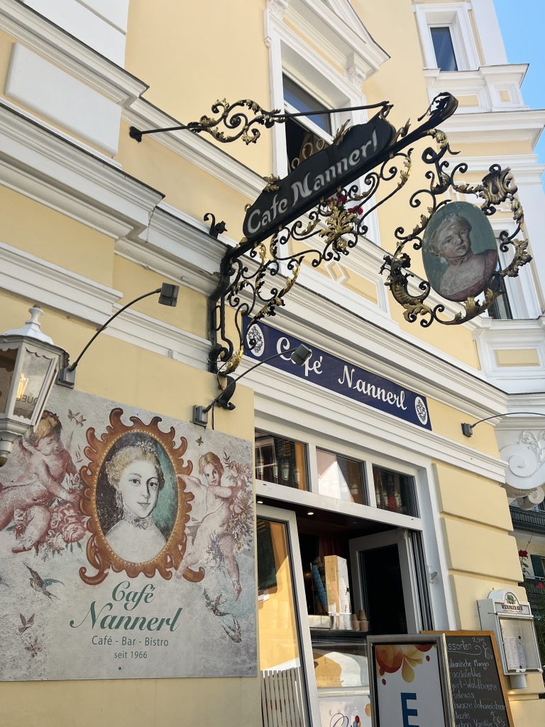 Das Café Nannerl in St. Gilgen am Wolfgangsee, Foto: Wolf Heider-Sawall