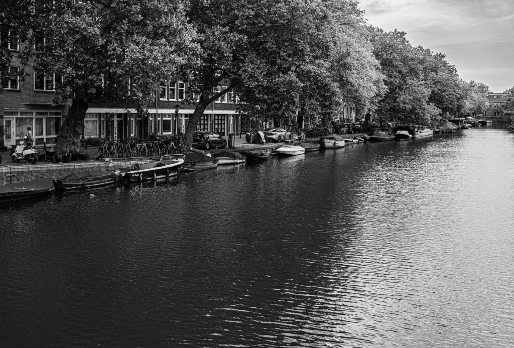 Gracht in Amsterdam Foto von Wolf Heider-Sawall
