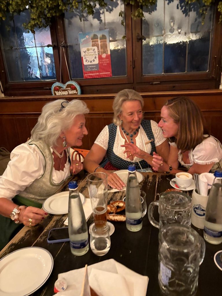 Margareta Schneider, Mariannne Wille (Dallmayr) und Ina Dreyer-Rifesser