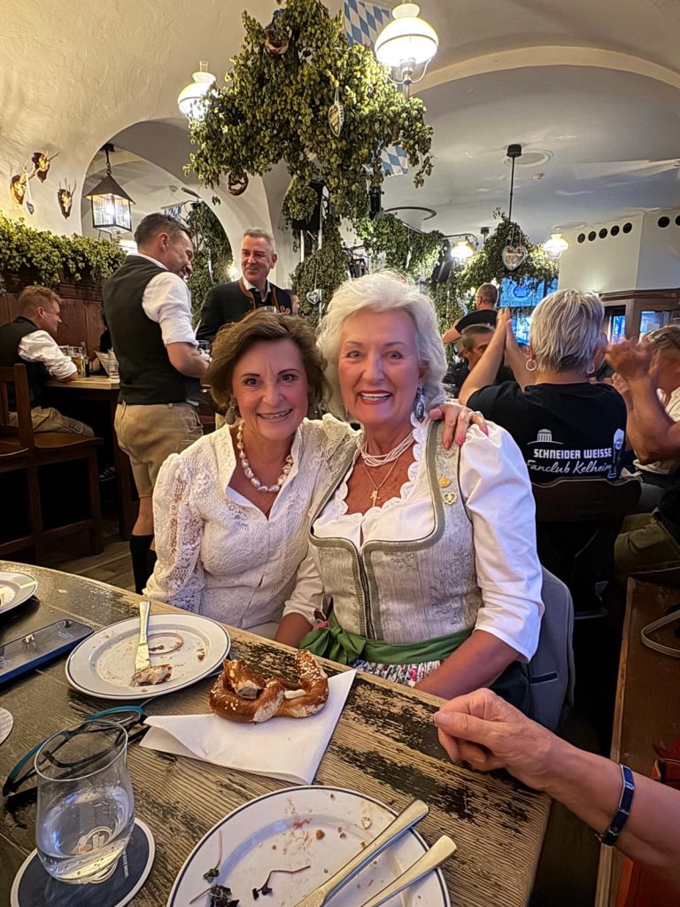 Elisabeth Nelles und Margareta Schneider
