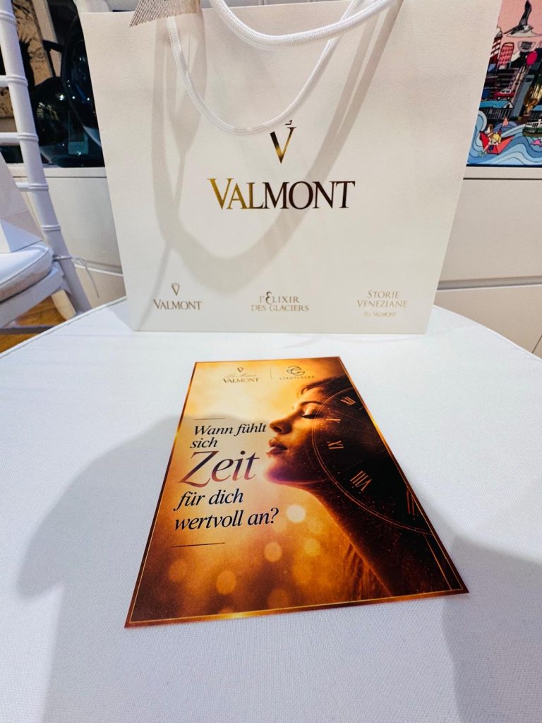 Salon Abend mit dem Titel Zeit in der La Maison Valmont mit Stadtlocke